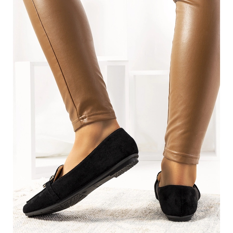 Hattie fekete naplopók szögletes orrral 1