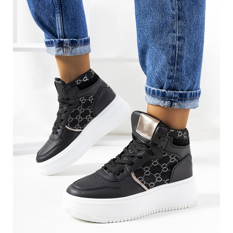 Fekete tornacipő a Dennis platformon 1