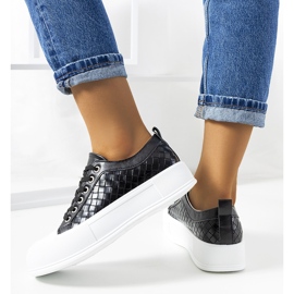 Fekete tornacipő vastag Luther talpon 1