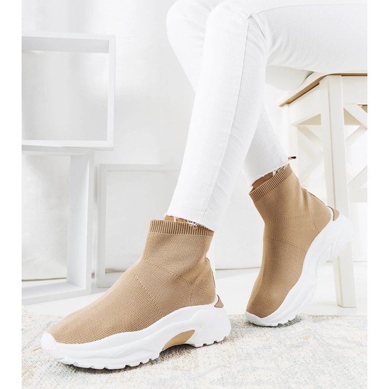 Barna magas szárú tornacipő 1