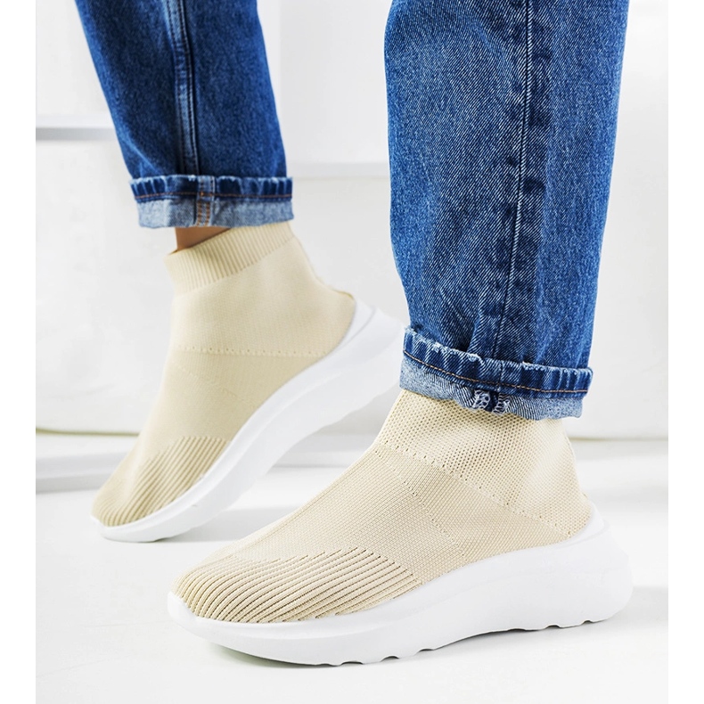 Bézs magasszárú tornacipő a Jennifertől 1