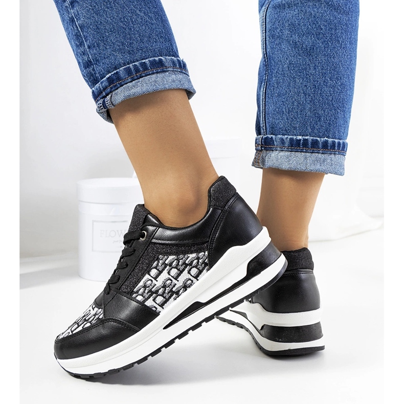 Fekete Aloisia tornacipő 1