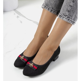 Fekete pumpák Vijver csokornyakkendővel 1 Fekete pumpák Vijver csokornyakkendővel 1