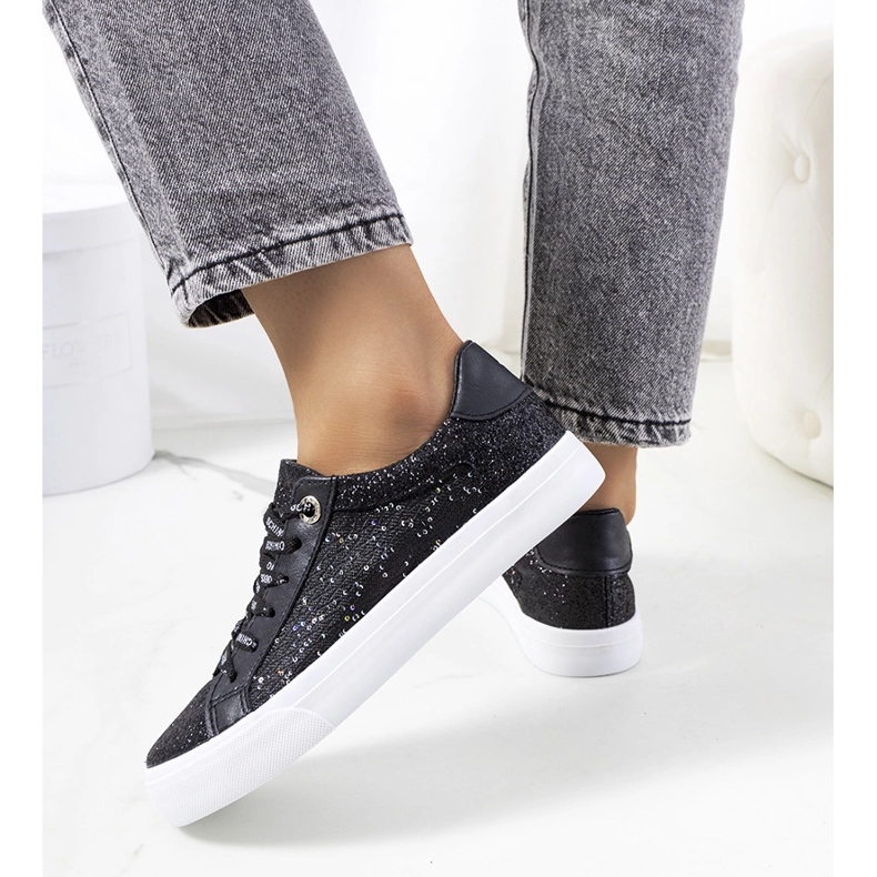 Fekete fényes Kramer tornacipő 1