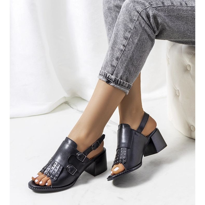 Fekete bőr szandál Zand szárral 1