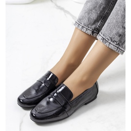 Fekete lakkozott Yasemin bőrcipő 1