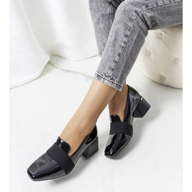 Fekete lakkozott cipő a Tammy poszton 1