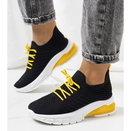 Fekete sportcipő a Marilvától 1