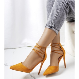 Barna bőrsarkú, Glover pánttal 1