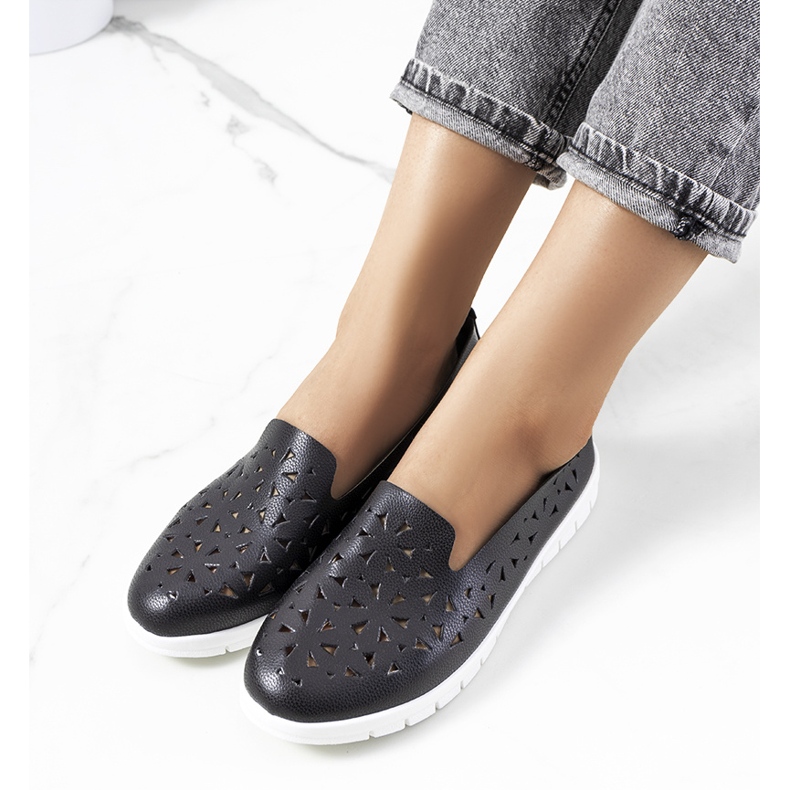 Fekete Borg áttört tornacipő 1 Fekete Borg áttört tornacipő 1