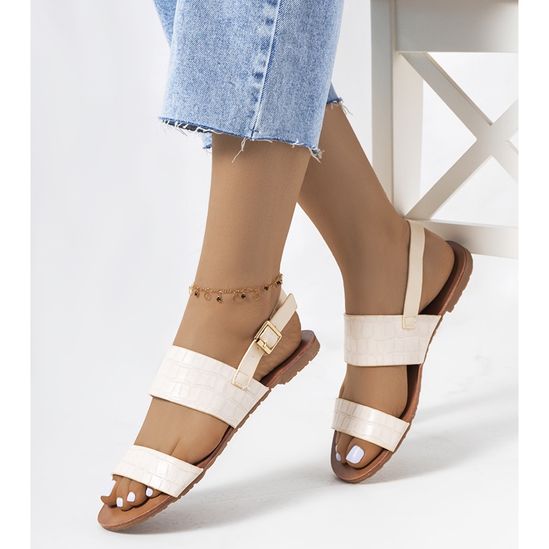 Chinn bézs színű női szandál 1