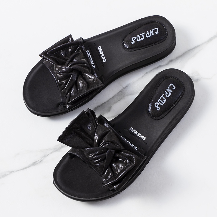 BM Fekete papucs fényes masnival Sora 1