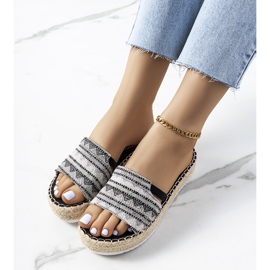 Fekete papucs az Ana platformon 1