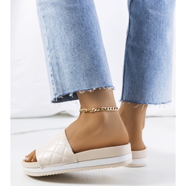 Bézs Hassell steppelt papucs 2