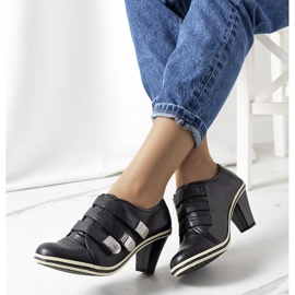 Fekete brogue a Payla poszton 2