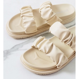 Bézs színű női Buzaco papucs 1