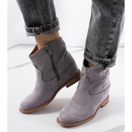 Szürke csizma beltéri Hunjet éksarkú 2