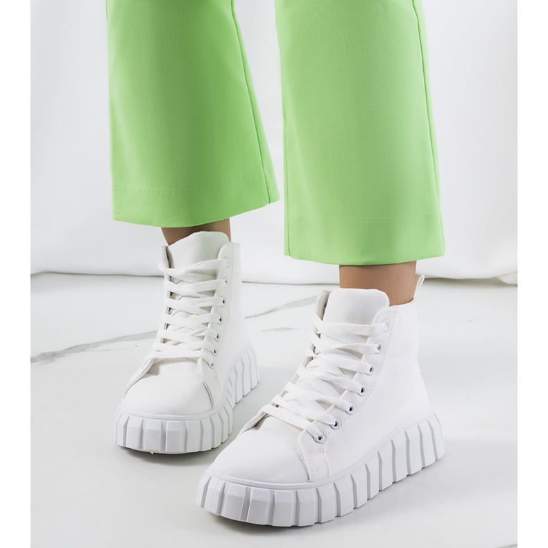 BM Fehér tornacipők a Horizo platformon 1 BM Fehér tornacipők a Horizo platformon 1