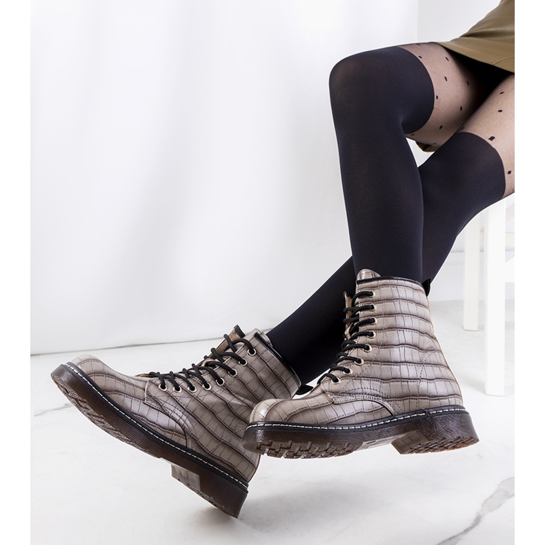 Szürke női csizma a Norte-tól 2