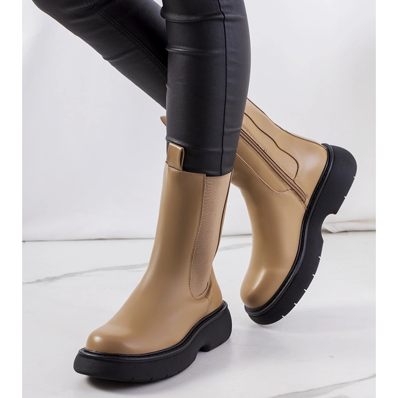 Bézs csizma a Willsden csizmától 1