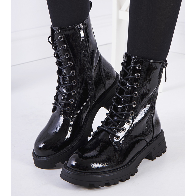 Fekete Worcester öko-bőr csapdázók 1