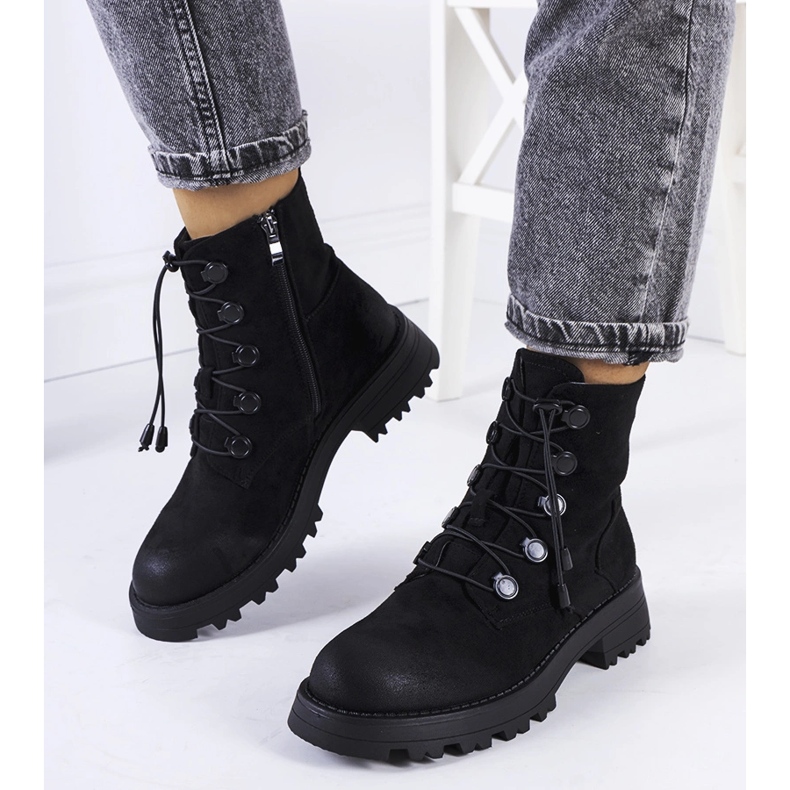 Fekete öko-velúr Cesterfield csizma 1