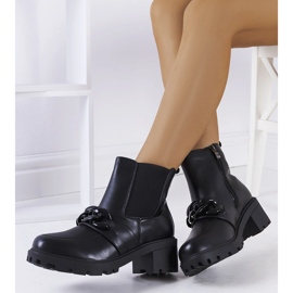 Fekete bokacsizma Bilka lánccal 1