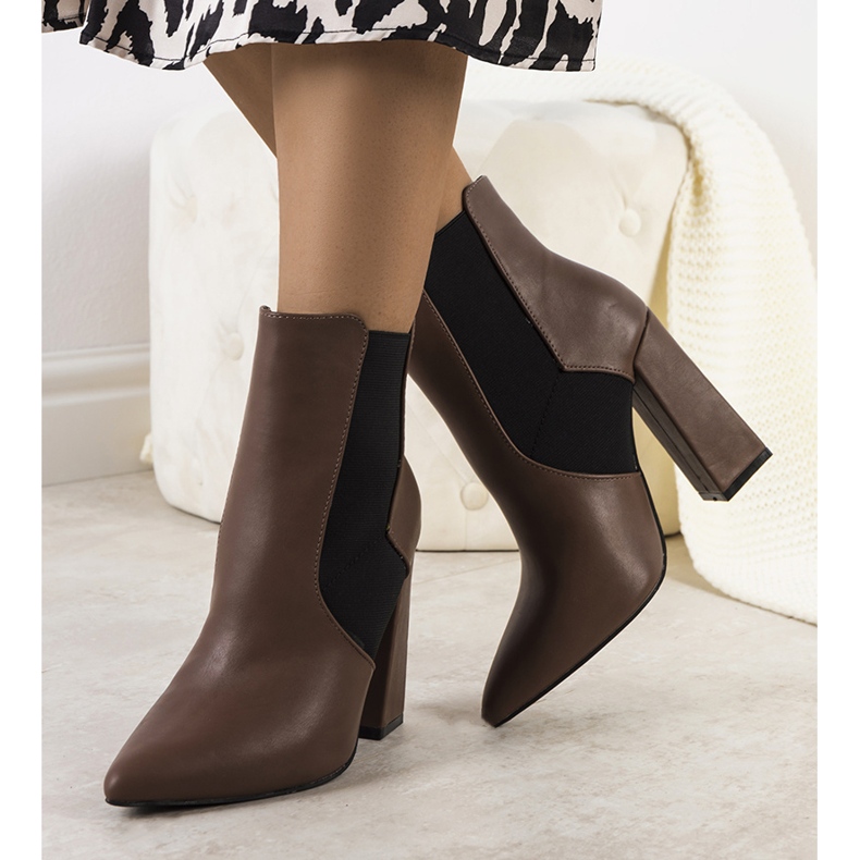 Barna Chelsea csizma a Hamilt poszton 1