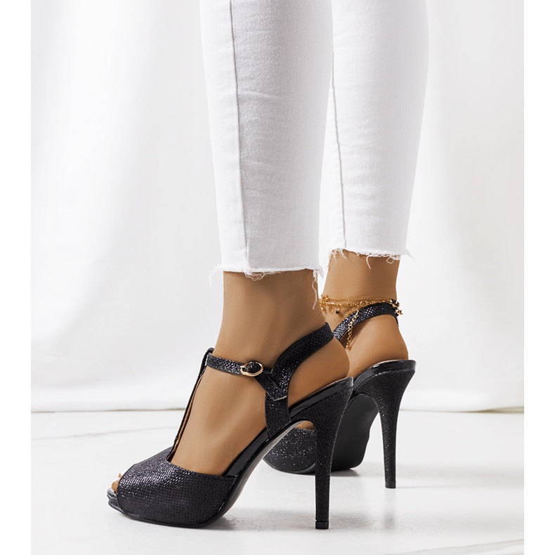 BM Fekete szandál Soler sarkon 1