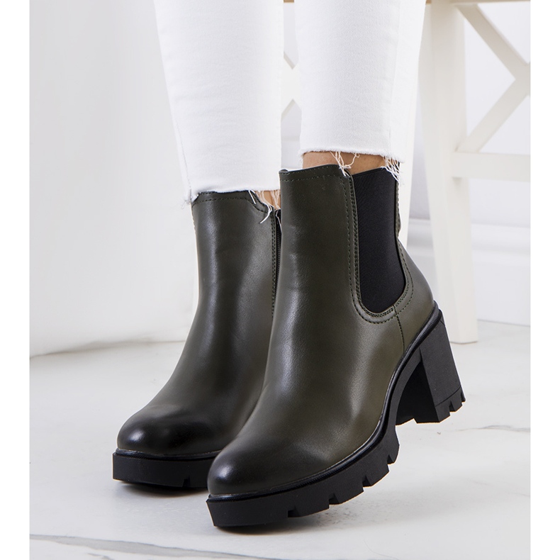 PA1 A Selima márka zöld, magas sarkú csizmái 1