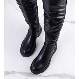 PA1 Fekete csizma a Khadim platformon 1