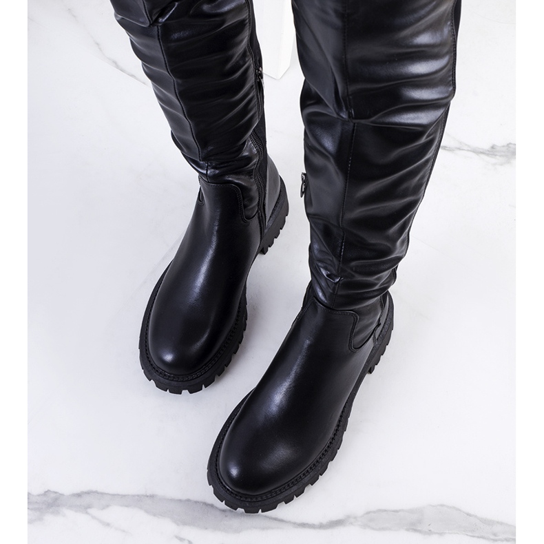 PA1 Fekete csizma a Khadim platformon 1