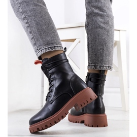 Fekete Sicula csapdázók 1