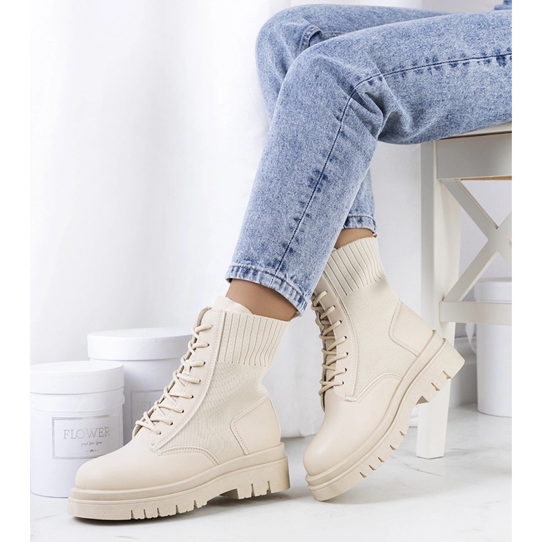 Bézs Lennon csapdázók 1