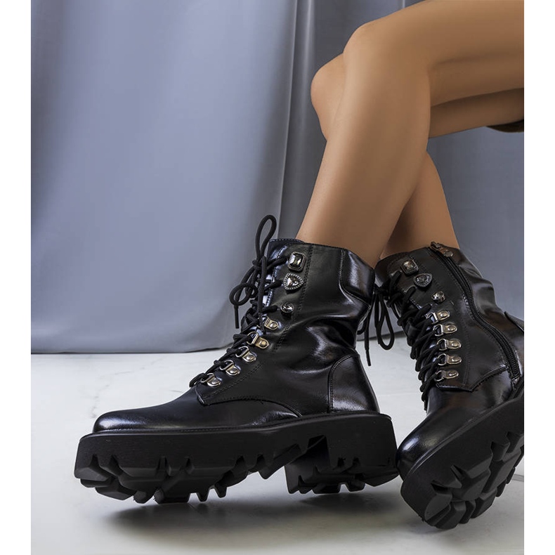 PA1 Fekete bakancs traktortalpon Delle 1