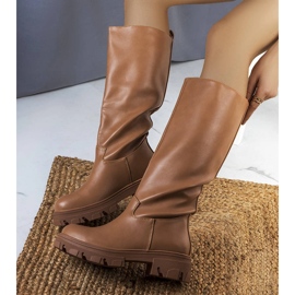 Barna szigetelt csizma a Romelio cégtől 1