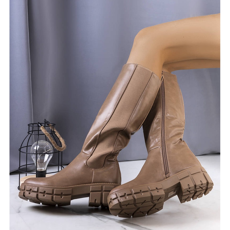 BM Barna szigetelt csizma a Donar márkától 1