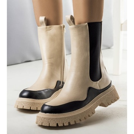 PA1 Valeris bézs és fekete csizma 1