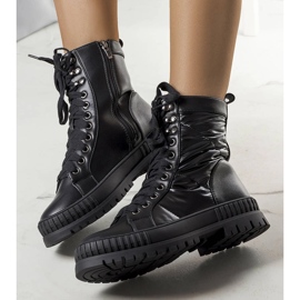 Fekete szigetelt csizma a Haminától 1 Fekete szigetelt csizma a Haminától 1