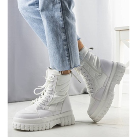 BM Fehér hőszigetelt hócsizma az Arinna márkától 1