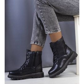 Fekete szigetelt csizma a Krylo márkától 1 Fekete szigetelt csizma a Krylo márkától 1