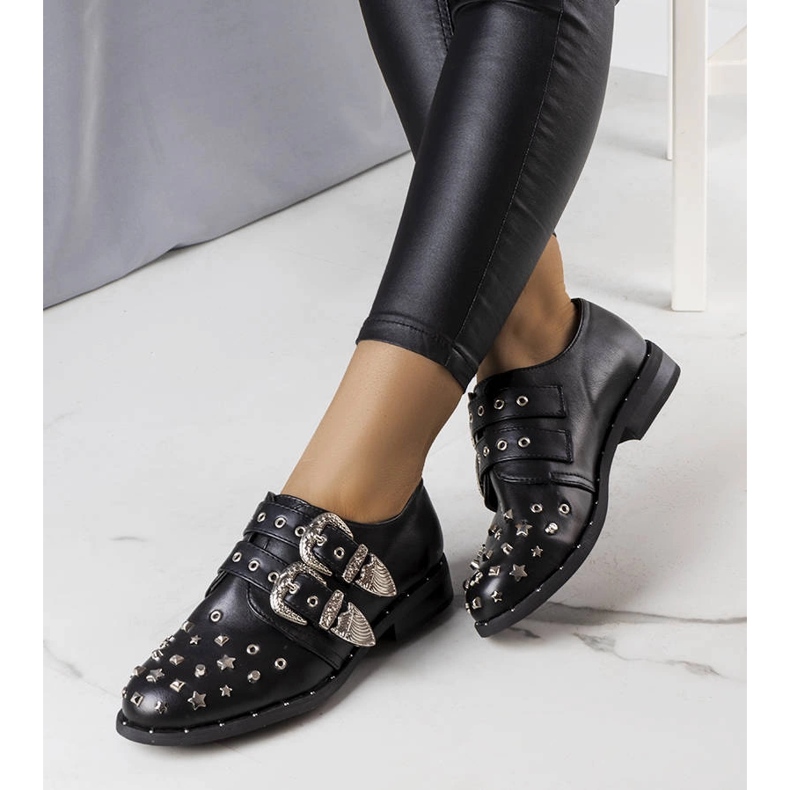 Fekete Boisi cipő szegecsekkel 1