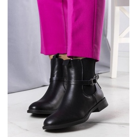 Fekete szigetelt csizma a Marisi márkától 1 Fekete szigetelt csizma a Marisi márkától 1