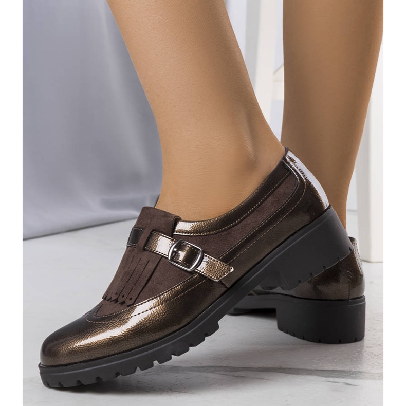 PA1 Barna lakkbőr cipő az Eliers márkától 1