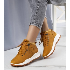 Női barna szigetelt csizma az Adleri márkától 1