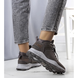 Női szürke szigetelt csizma az Adleri márkától 1