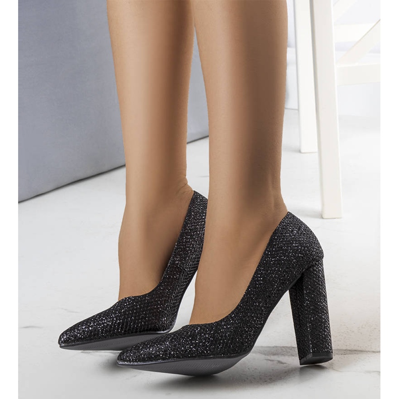 BM Fekete brokát sarokpumpák a Belle-től 1