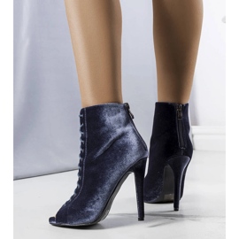 Szürke, elegáns sarkú Amora felsőrésszel 1