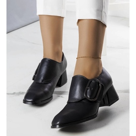 Fekete sarkú pumpák az Ailani cégtől 1