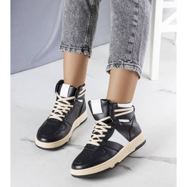 A márka fekete bokacsizmája Robin 1